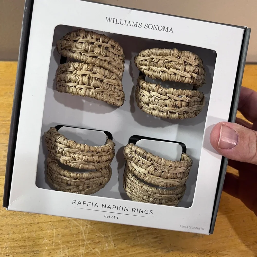 Williams Sonoma Raffia Napkin Rings Set of 4 Natural Woven Tropical New in Box